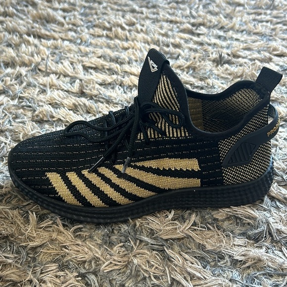 New! Gold and Black Trendy Product Of New York Sneakers, Size 6 - Picture 10 of 11